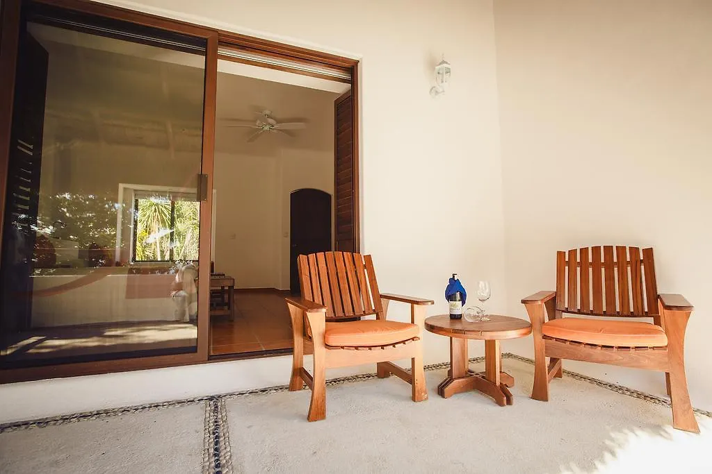 Hotel Rancho Encantado Bacalar 4*,
