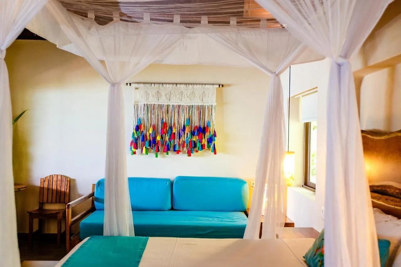 Hotel Rancho Encantado Bacalar 4*,