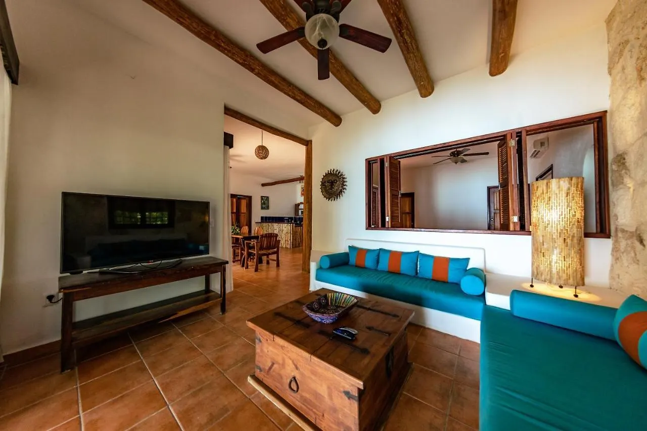 Hotel Rancho Encantado Bacalar 4*,